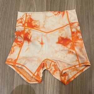 Balance athletica (Vitality) booty shorts